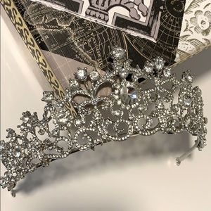 Silver tiara with rhinestones new